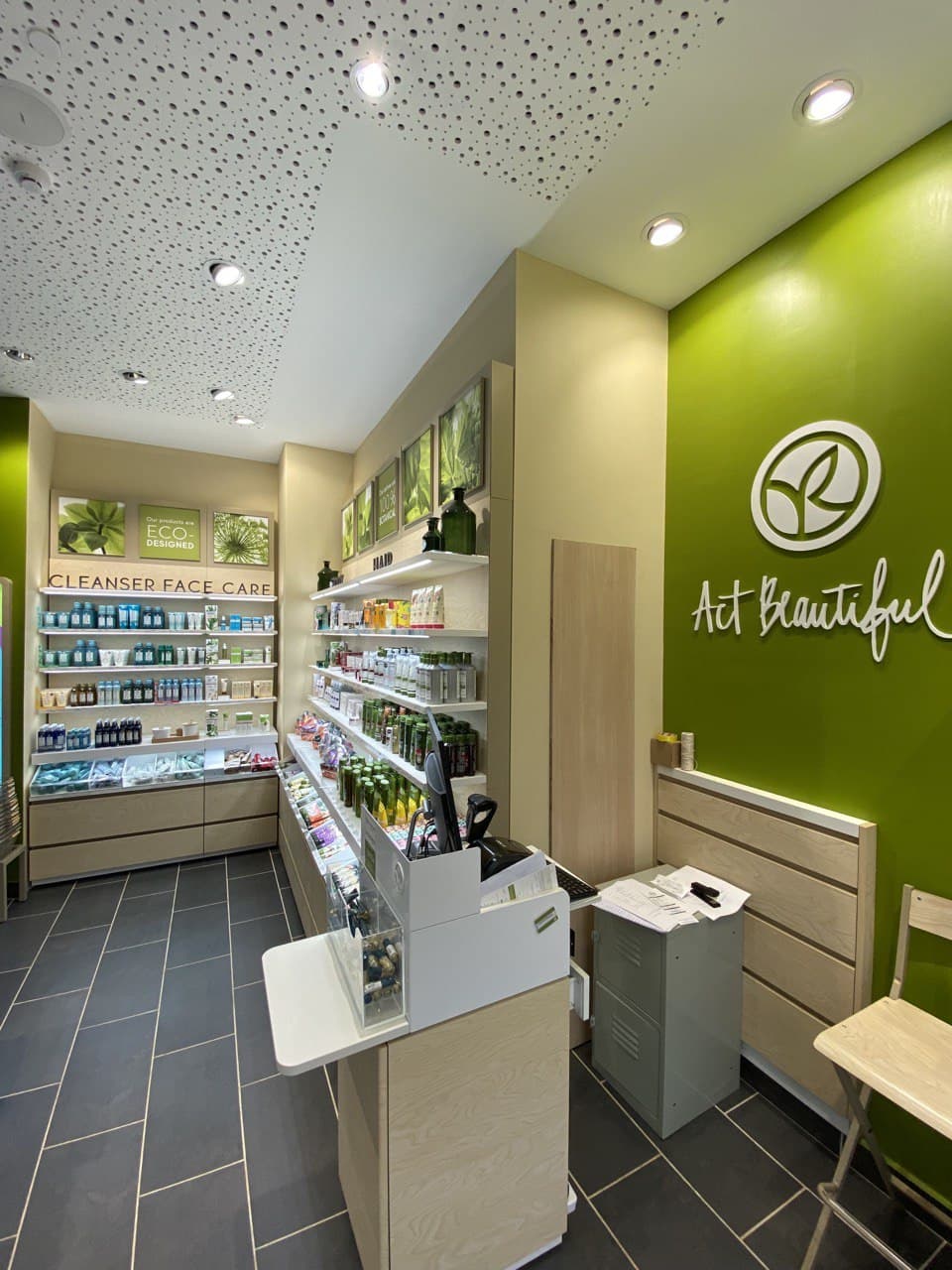 Ceiling & Floors Finishes